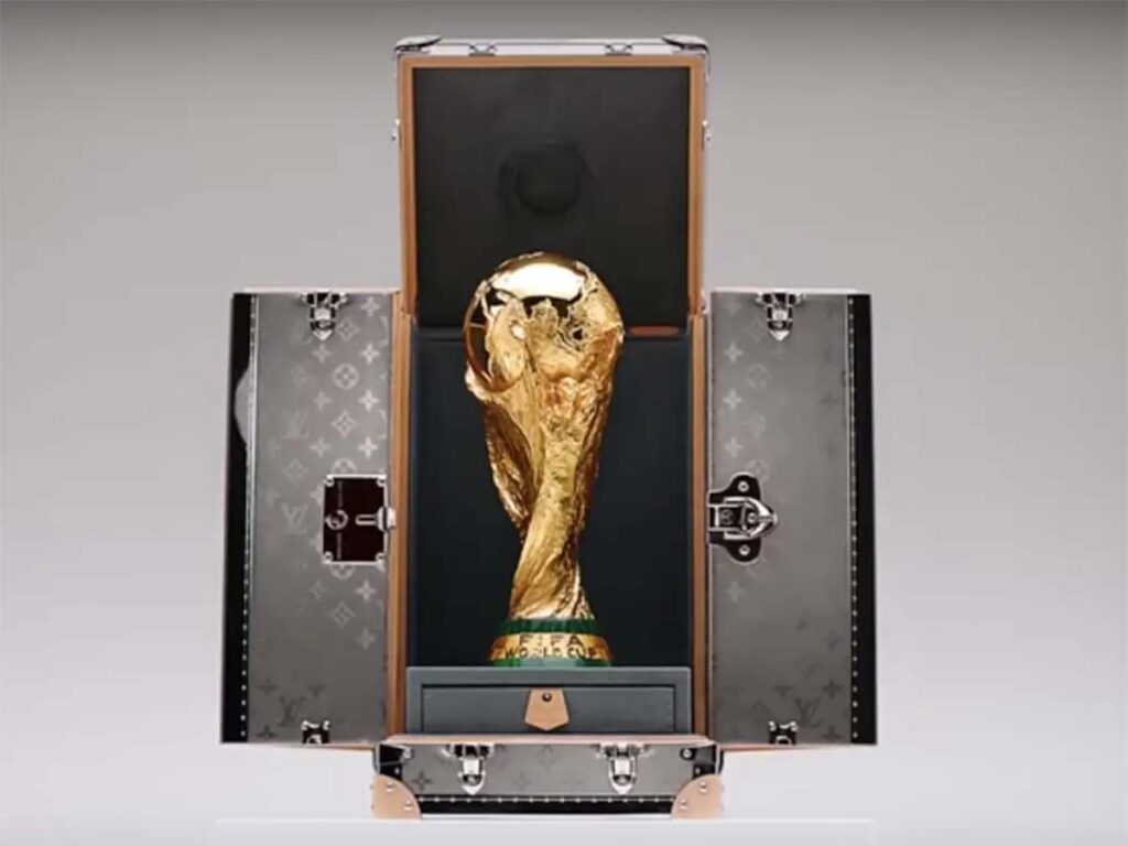 Trofej Svjetskog prvenstva prenosi se u specijaliziranoj Louis Vuitton torbi