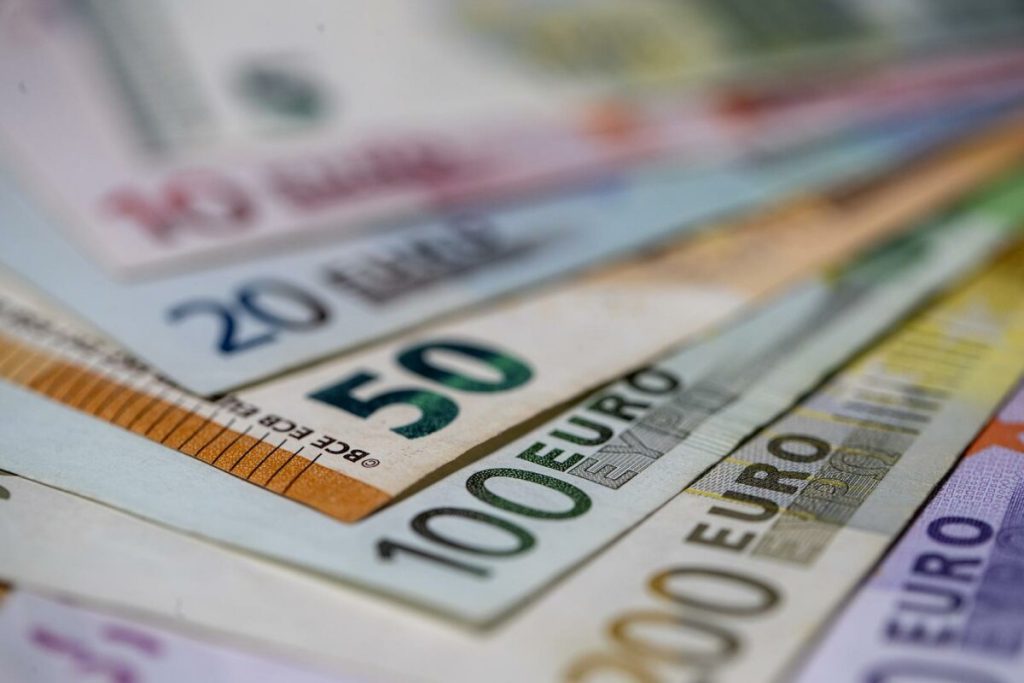 Novčanice eura ilustracija