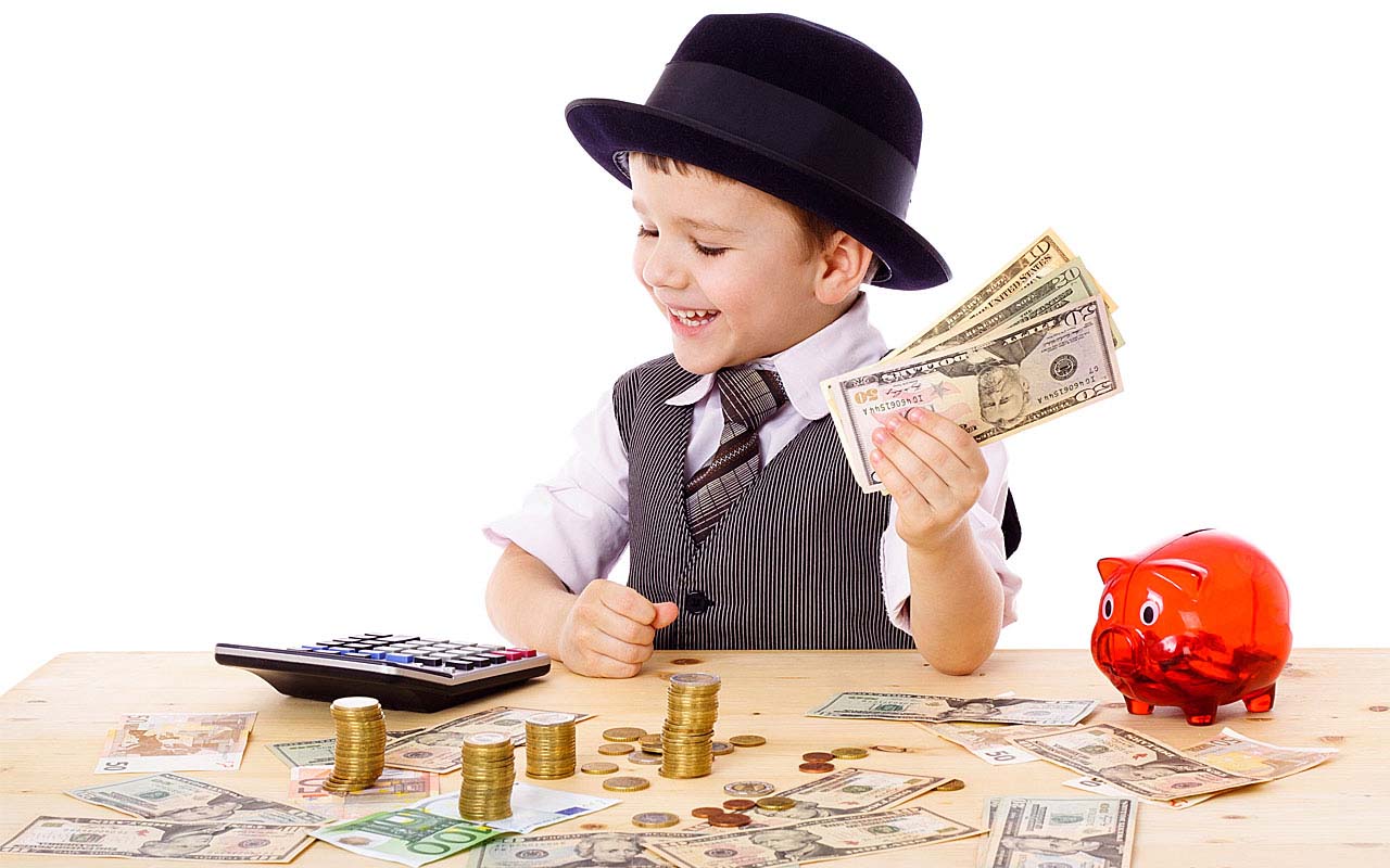 Kako naučiti dijete da mudro raspolaže novcem