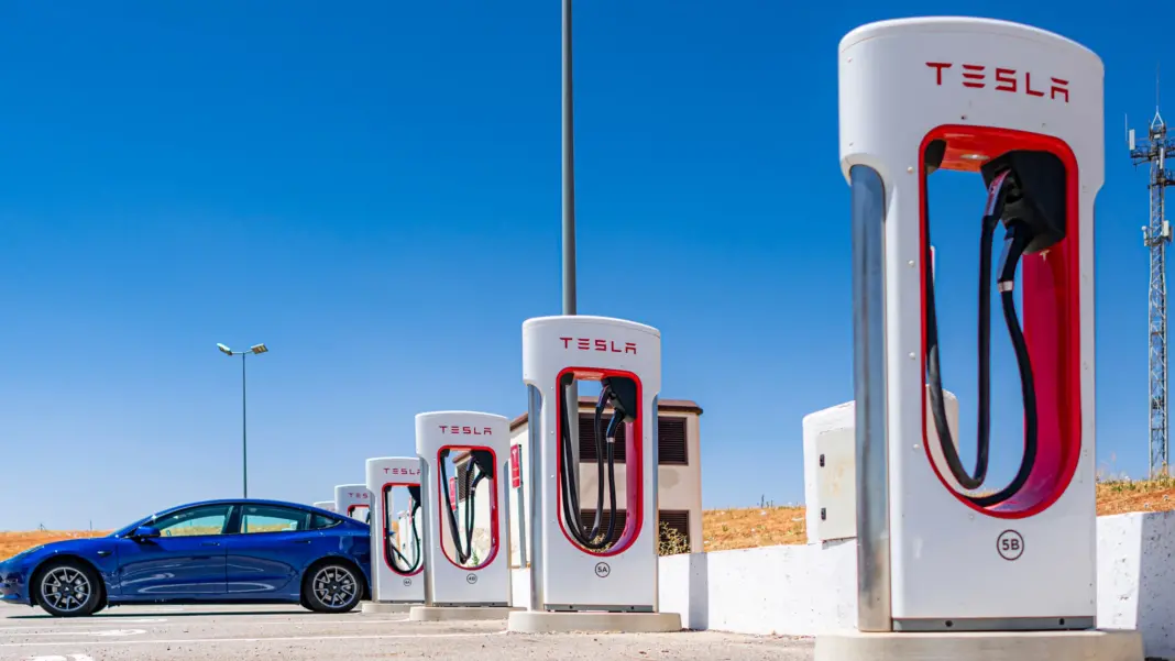Teslina odluka o otpuštanju tima Supercharger mreže šokirala tržište električnih automobila
