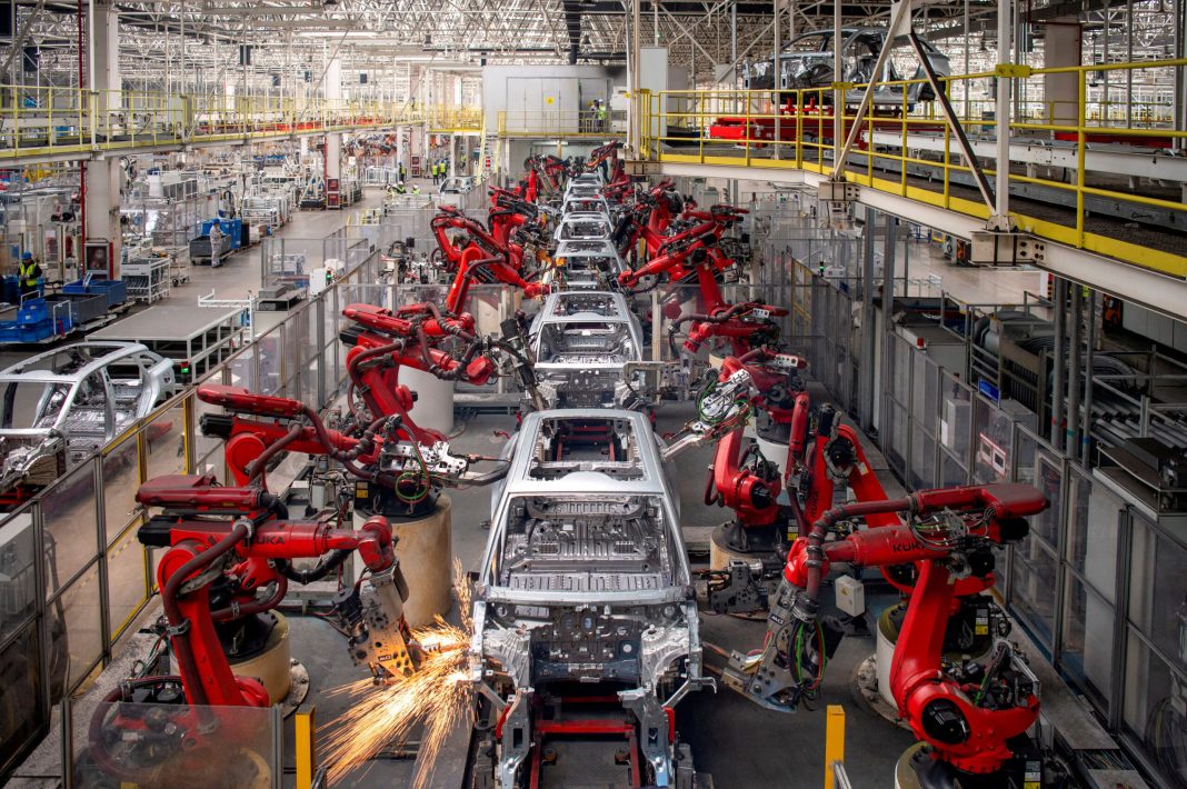 Kineske vlasti suočene su s padom industrijske aktivnosti