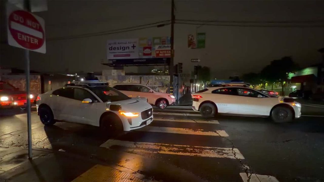 Robotski taksiji Waymo zastali u San Franciscu nakon velikog nestanka struje