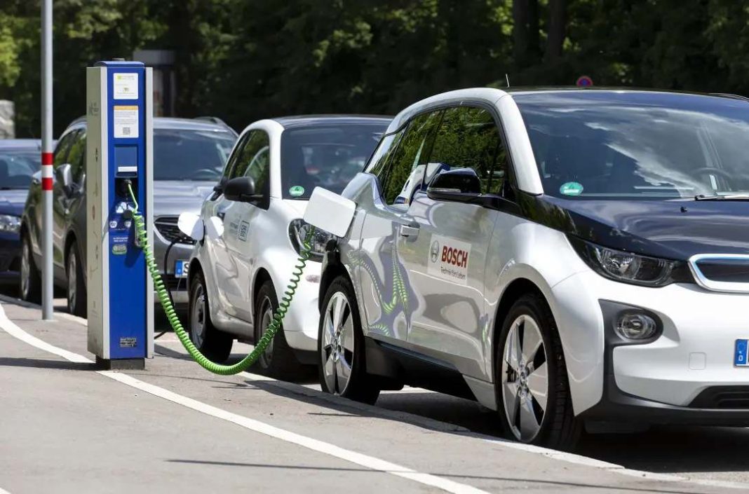 Potpuno električni automobili ubrzavaju rast u Europi dok dizel i benzin gube bitku