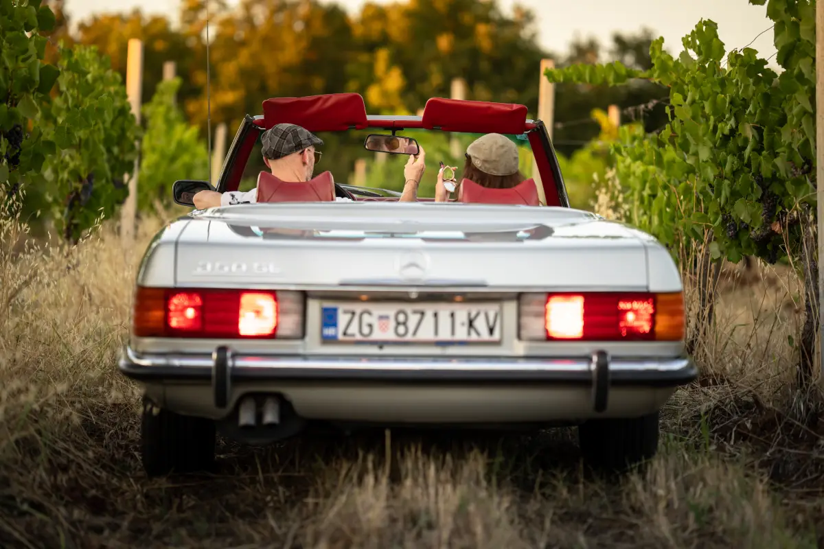 Mercedes 350 SL 1972. godine (izvor Financa.ba)