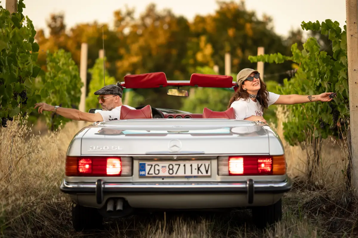 Mercedes 350 SL 1972. godine (izvor Financa.ba)