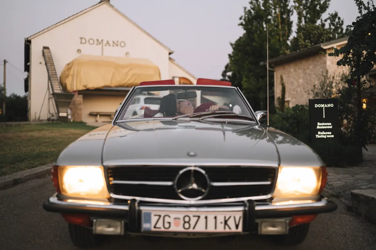 Mercedes 350 SL 1972. godine (izvor Financa.ba)