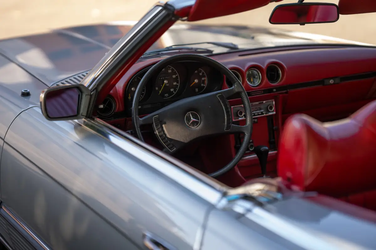 Mercedes 350 SL 1972. godine (izvor Financa.ba)