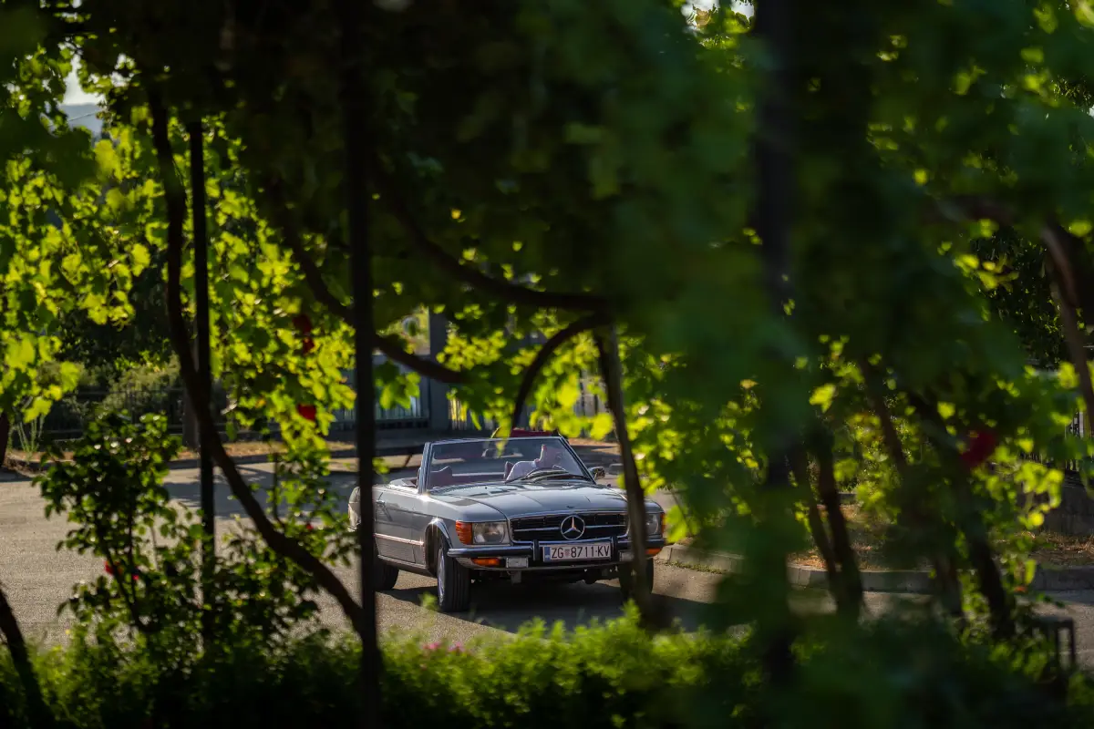 Mercedes 350 SL 1972. godine (izvor Financa.ba)