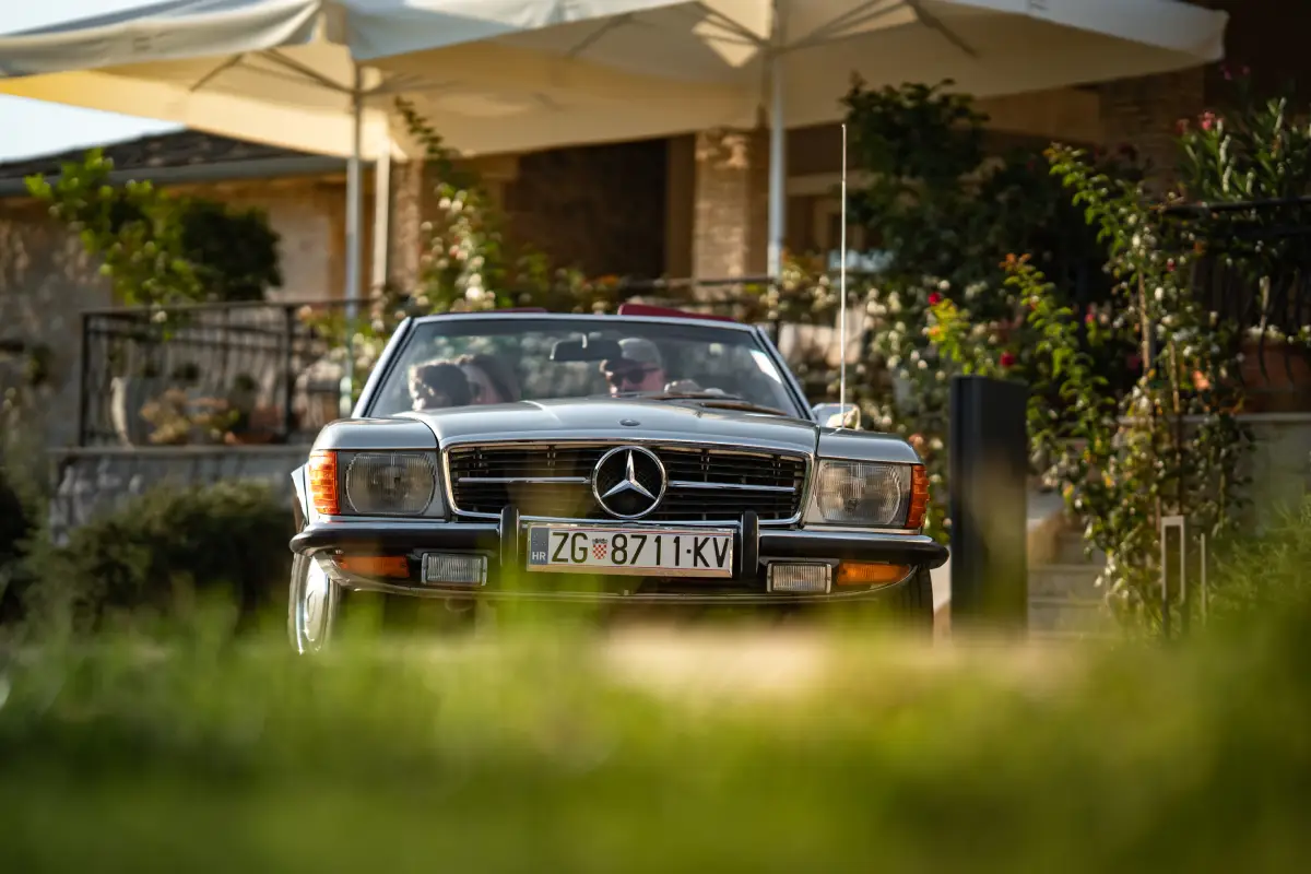 Mercedes 350 SL 1972. godine (izvor Financa.ba)