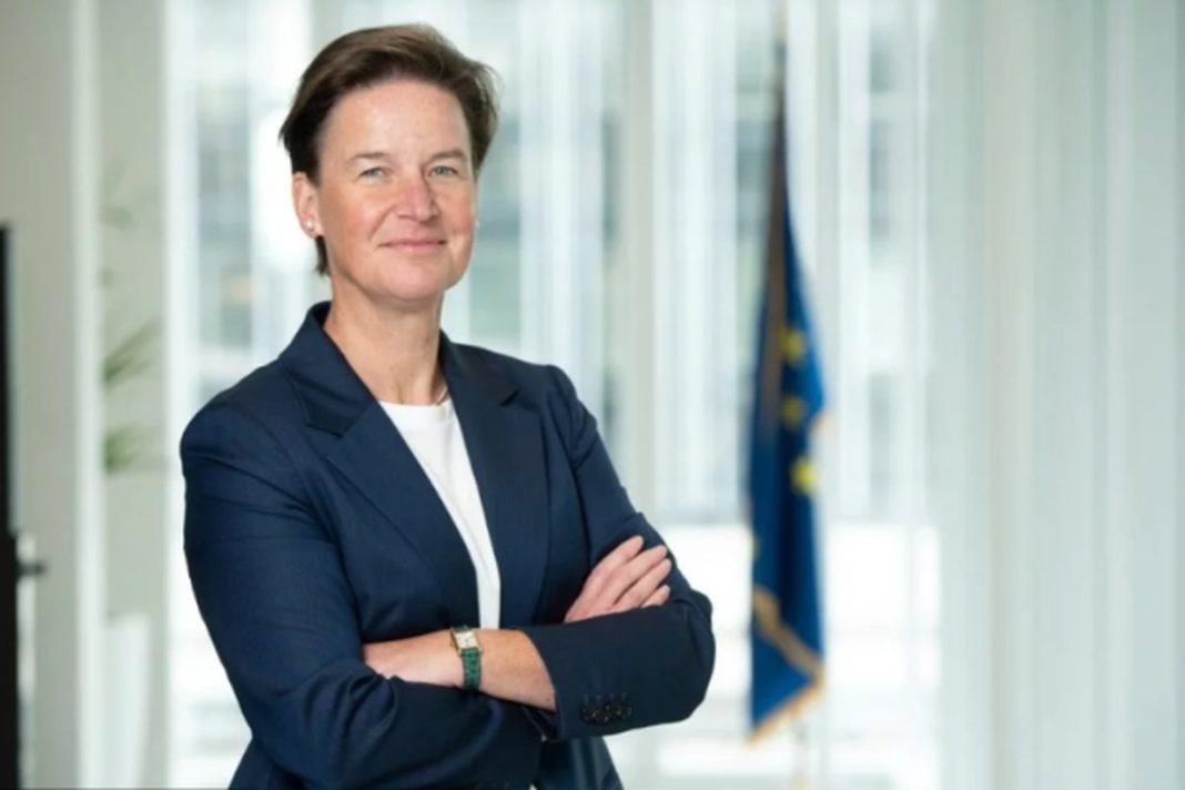 Verena Ross